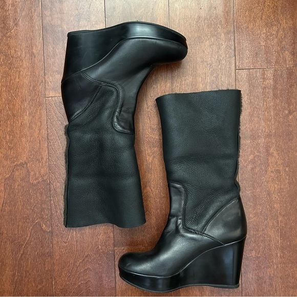 Stuart Weitzman Black Leather Wedge Boots with Fur Lining, Size6 - Picture 2 of 15